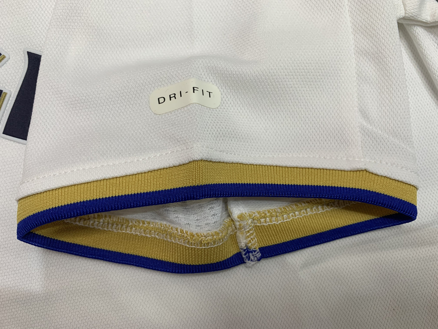 Man's Retro Jersey Leeds United Team Home - 2000/01