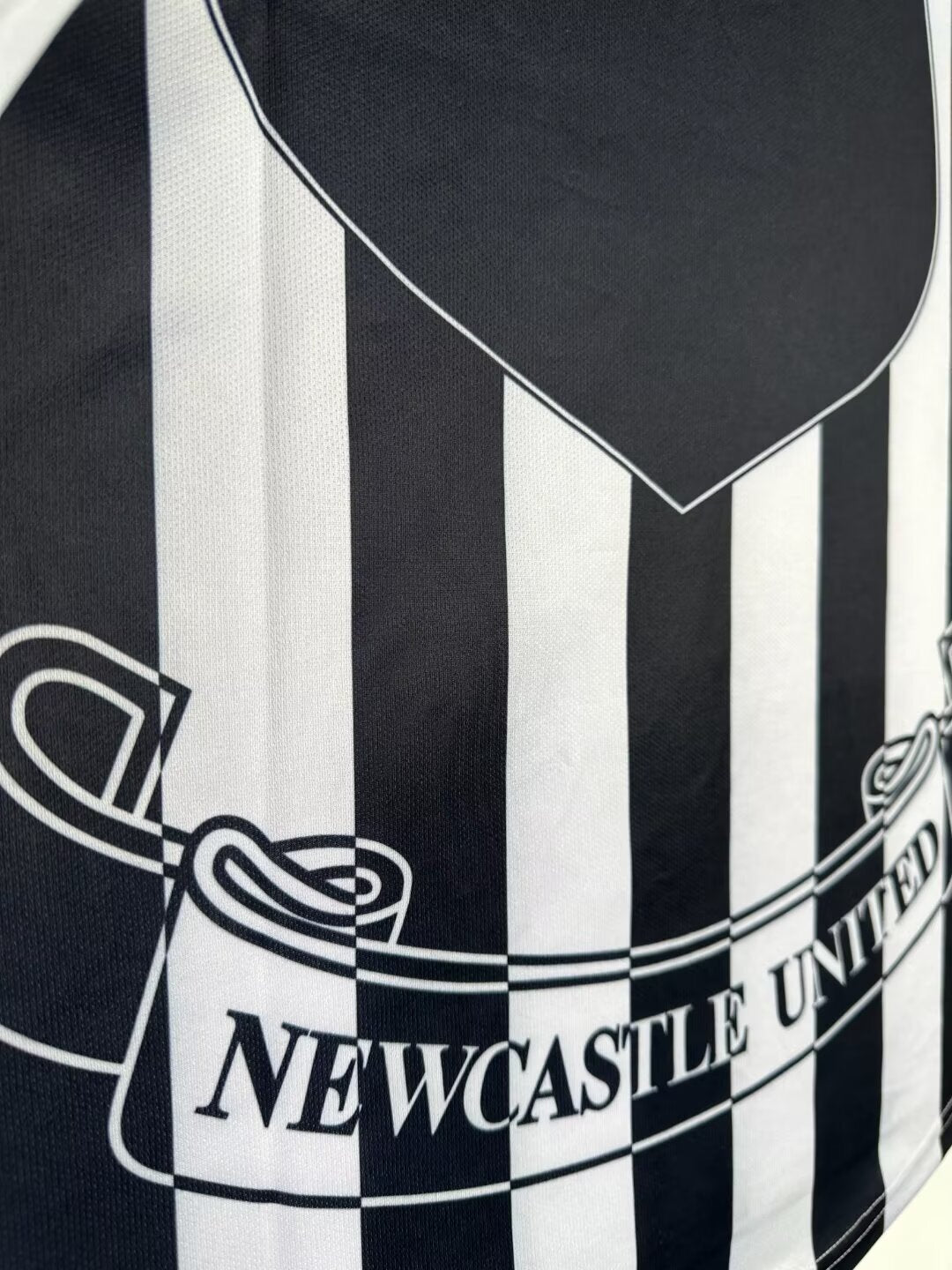 Man's Retro Long Sleeve Newcastle Team - 1997/99