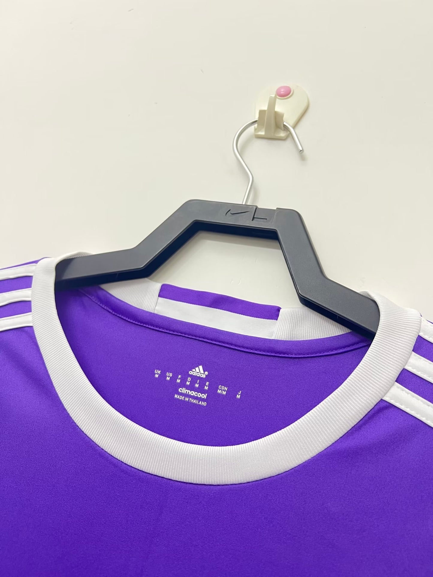 Man's Retro Long Sleeve Real Madrid Team - 2016/17