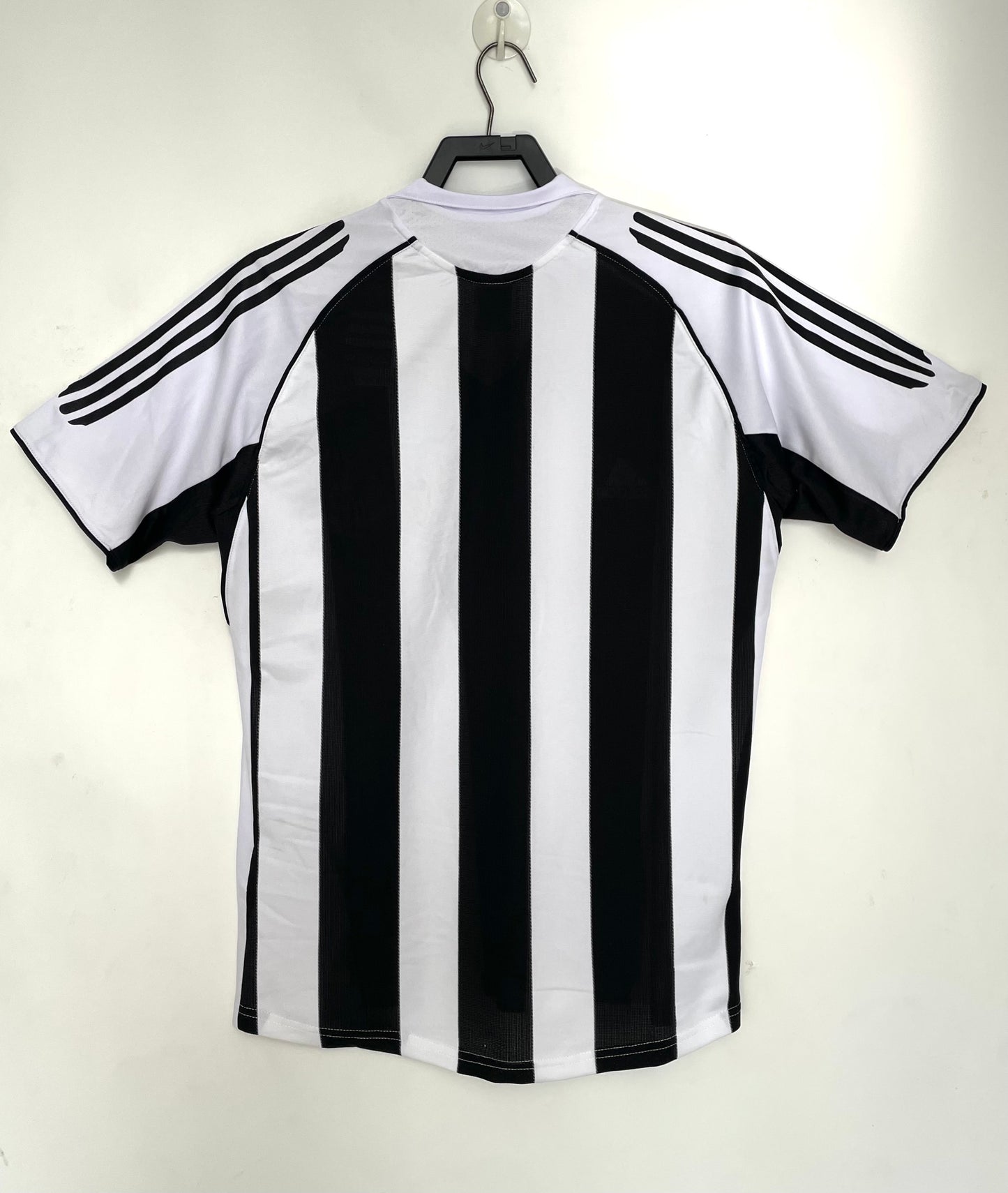 Man's Jersey Retro Newcastle United Home - 2005/2006
