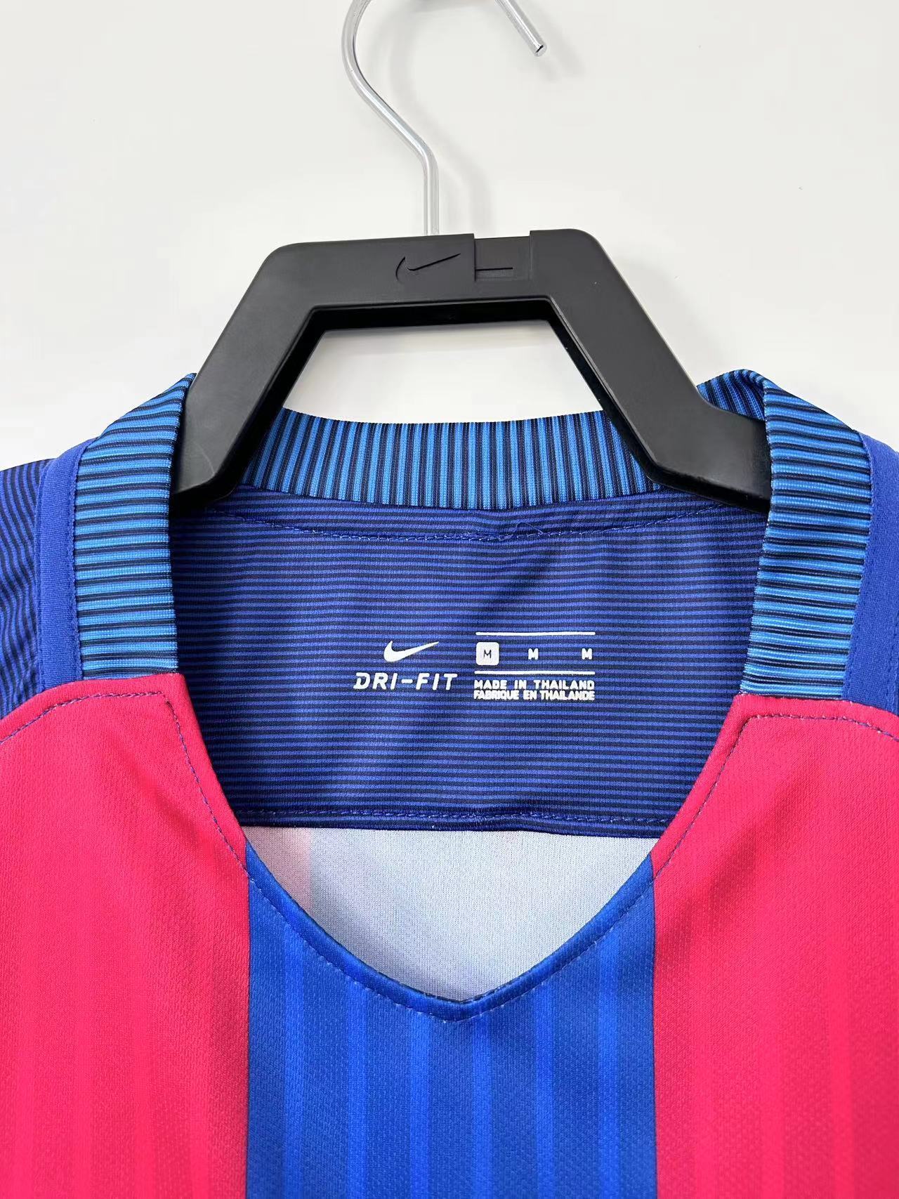 Man's Retro Long Sleeve Barcelona Team - 2016/17