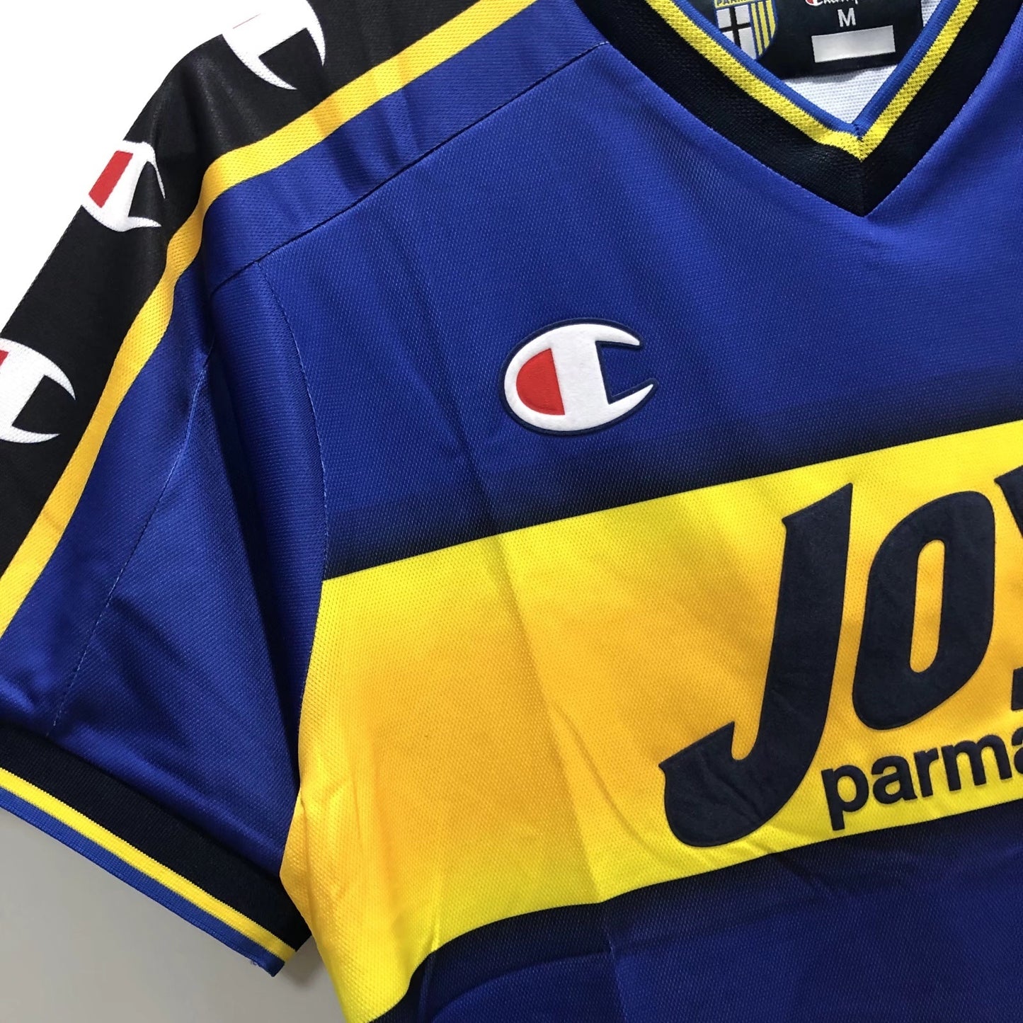 Man's Retro Jersey Parma Calcio Team Home - 2001/02