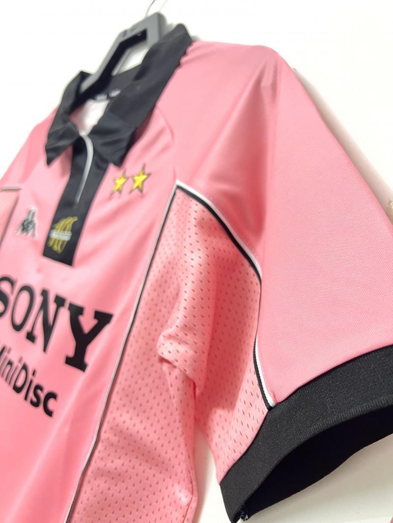 Man's Retro Jersey Juventus Team Pink - 1997/98