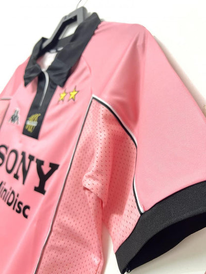 Man's Retro Jersey Juventus Team Pink - 1997/98