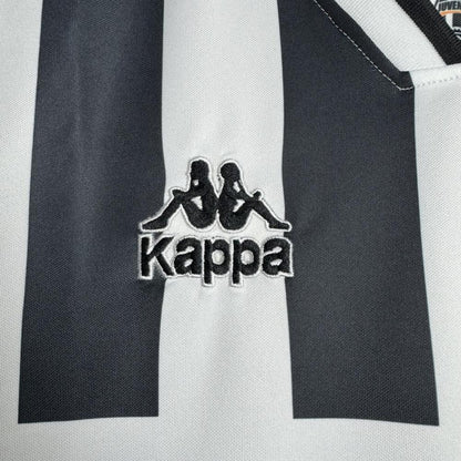 Man's Retro Jersey Juventus Team Home - 1995/97