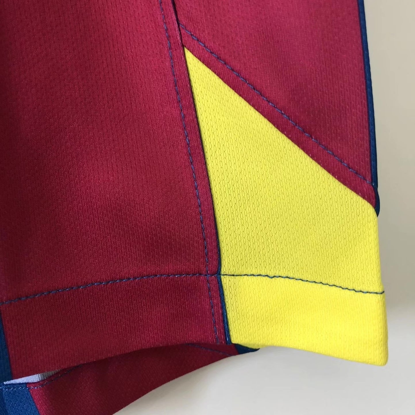 Man's Retro Jersey Barcelona Team - 2005/06