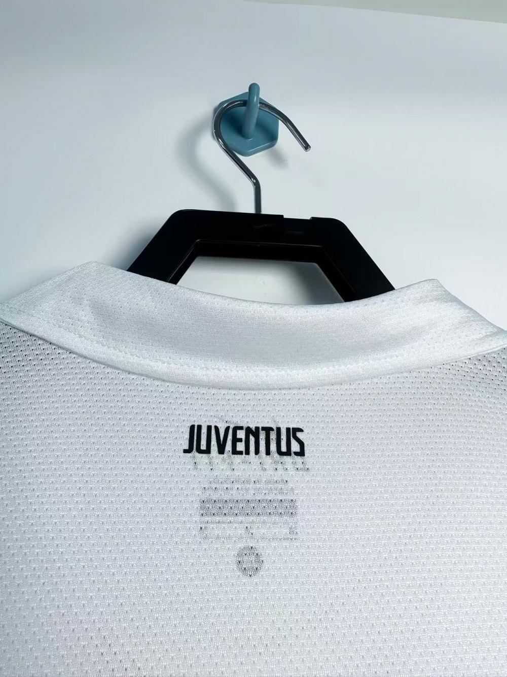 Man's Retro Jersey Juventus Team Away - 2010/11