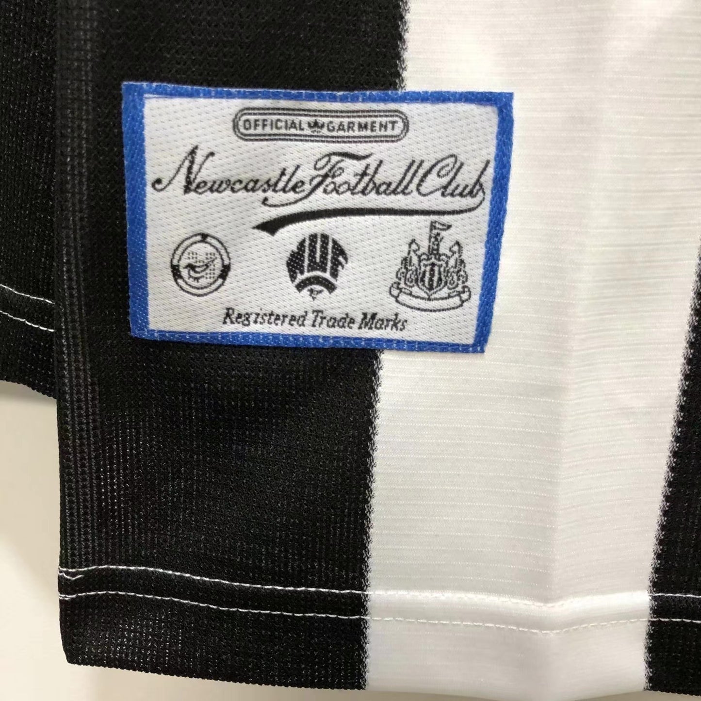 Man's Retro Long Sleeve Newcastle Team - 1995/97