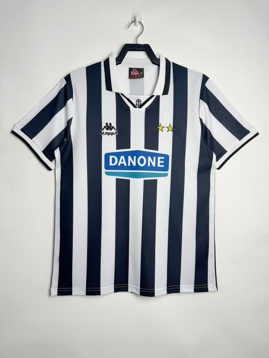 Man's Retro Jersey Juventus Team Home - 1994/95