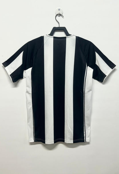Man's Retro Jersey Juventus Team Home - 2004/05
