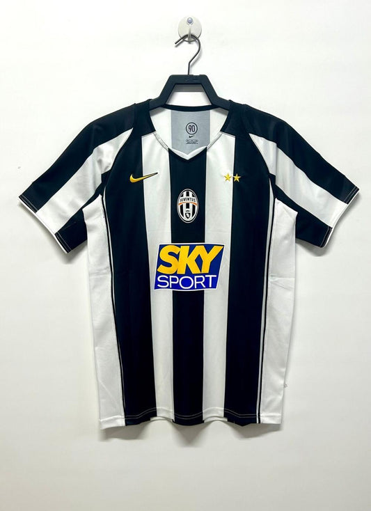 Man's Retro Jersey Juventus Team Home - 2004/05