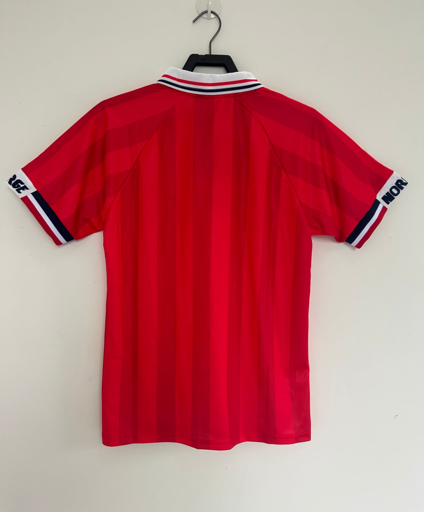 Man's Retro Jersey Norway National Team - 1998