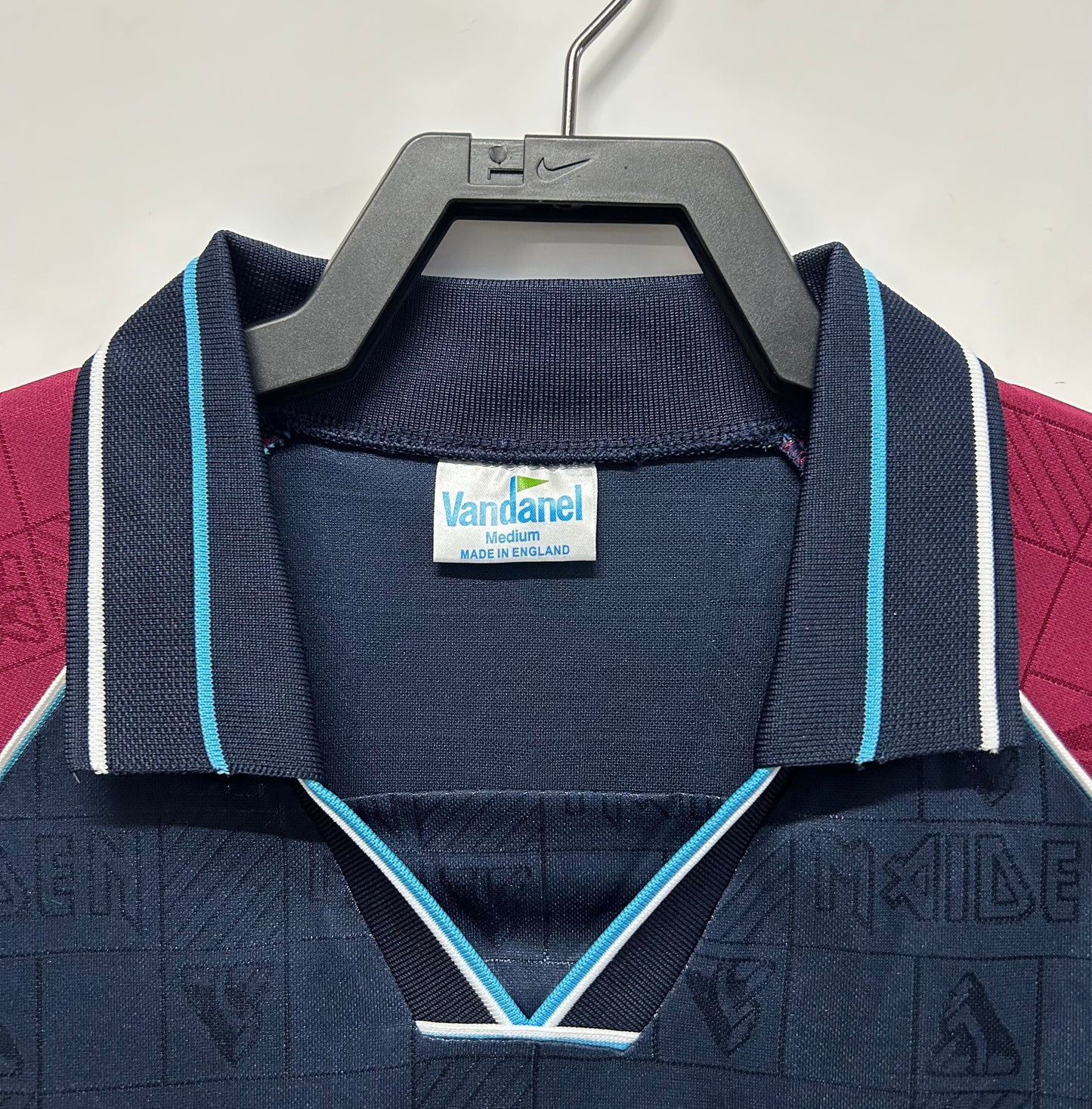 Man's Retro Jersey West Ham Team - 1999