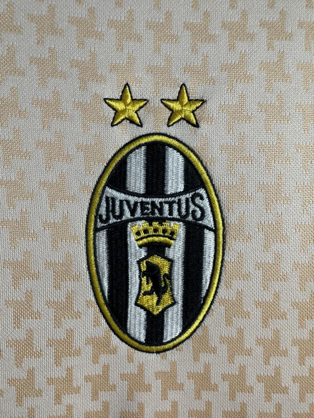 Man's Retro Jersey Juventus Team Away - 2003/04