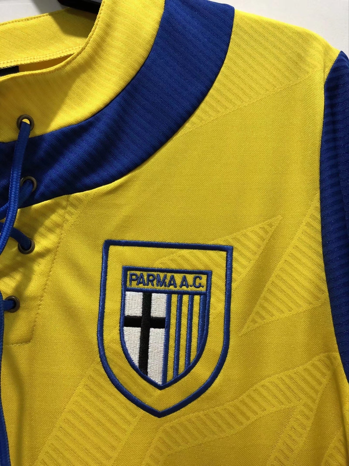 Man's Retro Jersey Parma Calcio Team Yellow - 1993/95