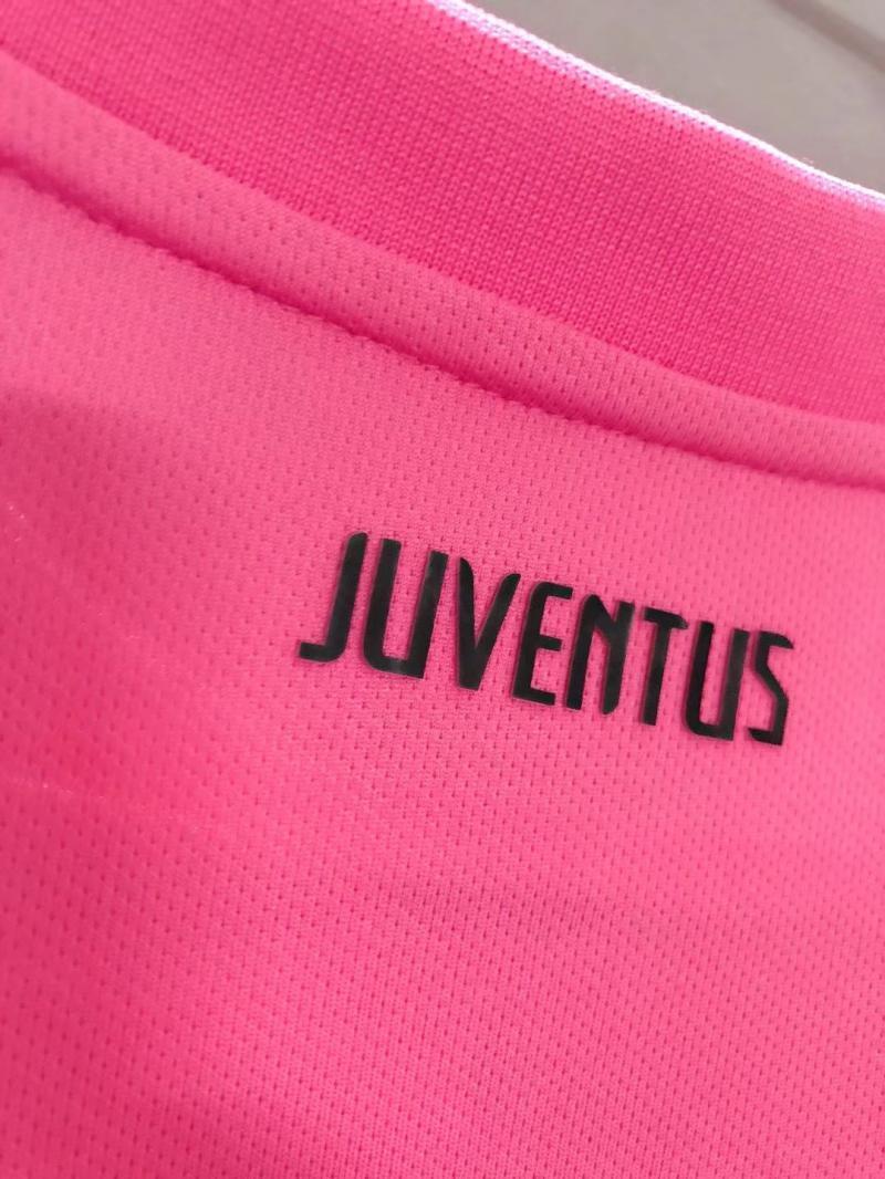 Man's Retro Jersey Juventus Team Pink - 2011/12