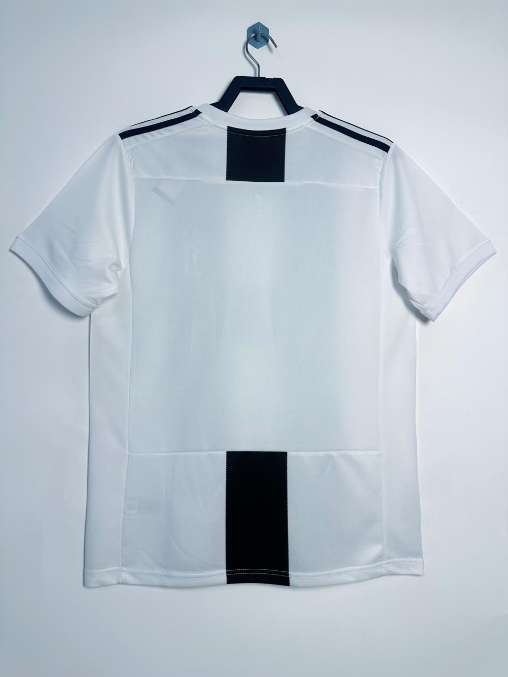Man's Retro Jersey Juventus Team Home - 2018/19