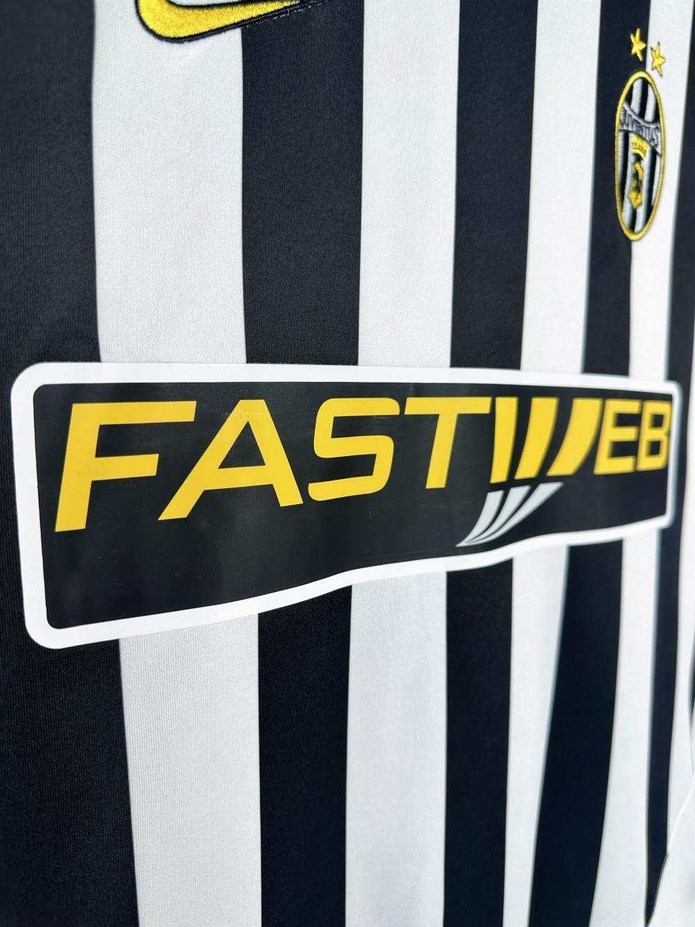 Man's Retro Jersey Juventus Team Home - 2003/04