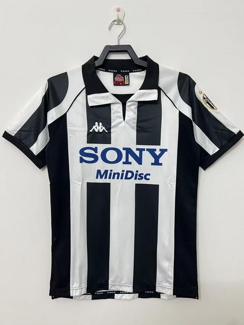 Man's Retro Jersey Juventus Team Home - 1997/98