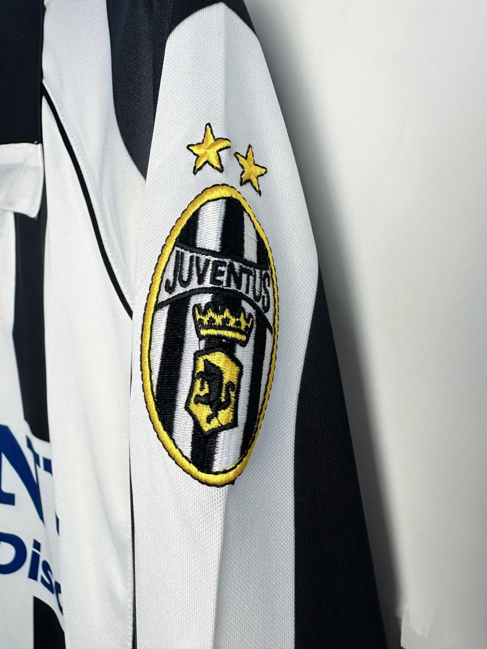 Man's Retro Long Sleeve Juventus Team Home - 1997/98
