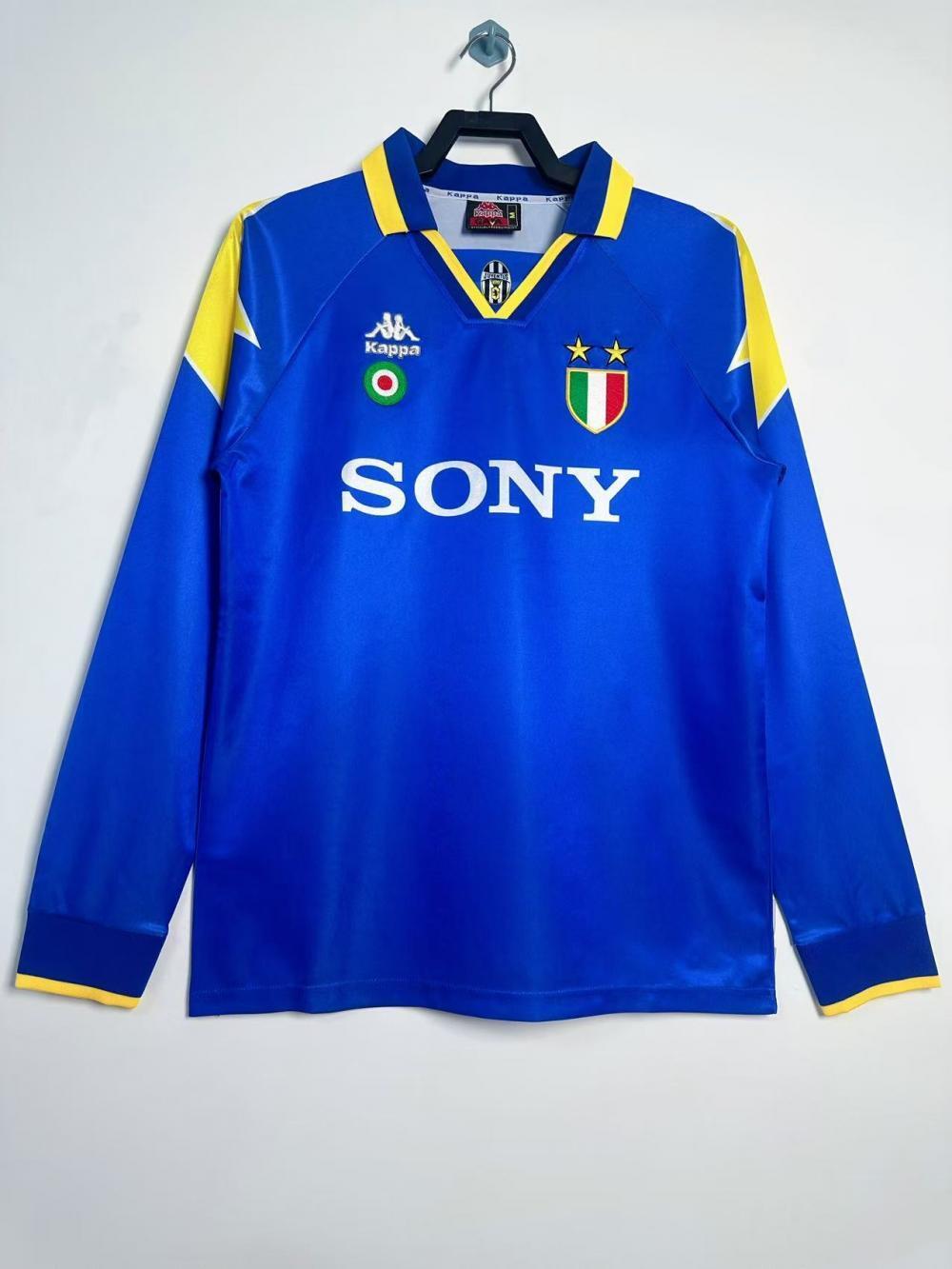 Man's Retro Long Sleeve Juventus Team - 1995/96