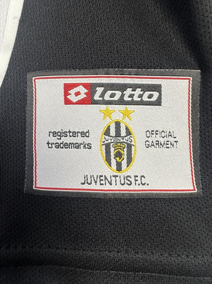 Man's Retro Long Sleeve Juventus Team Home - 2002/03