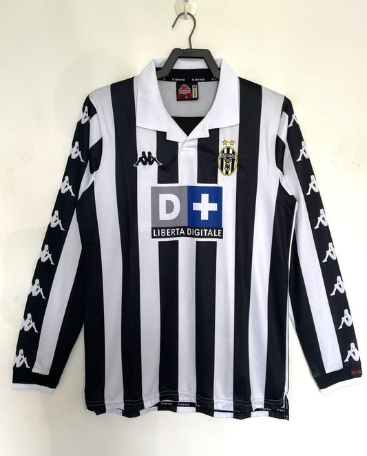 Man's Retro Long Sleeve Juventus Team Home - 1999/00
