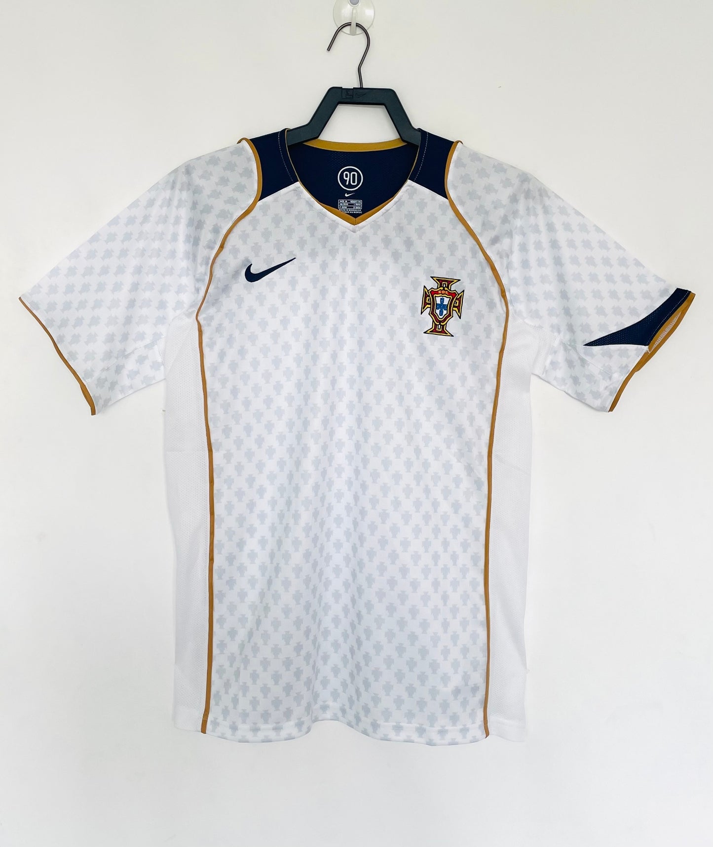 Man's Retro Jersey Portugal National Team Away - 2004