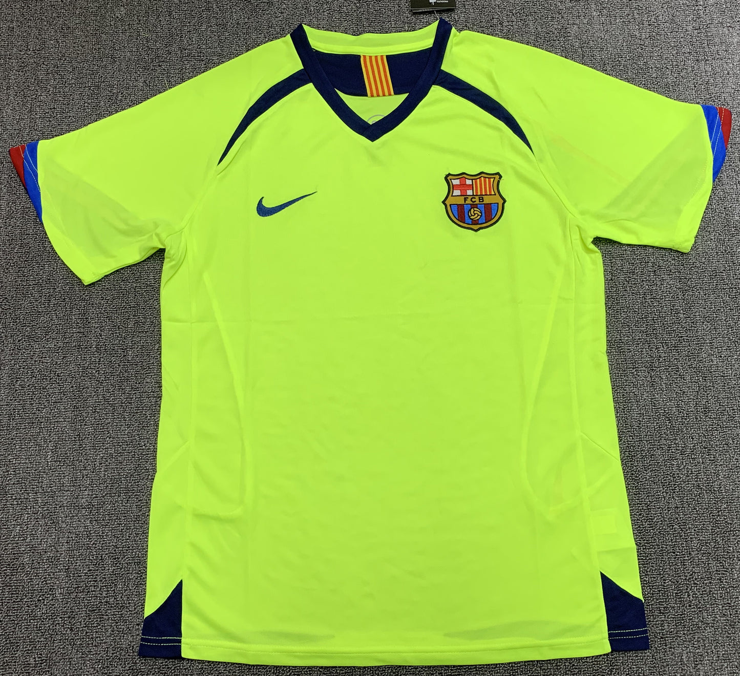 Man's Retro Jersey Barcelona Team Away - 2005/06