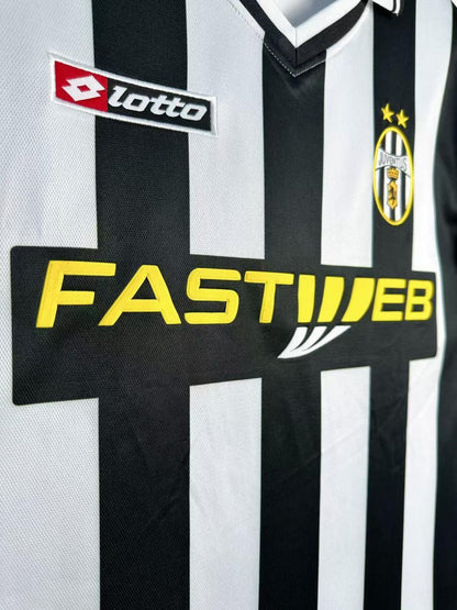 Man's Retro Jersey Juventus Team Home - 2001/02