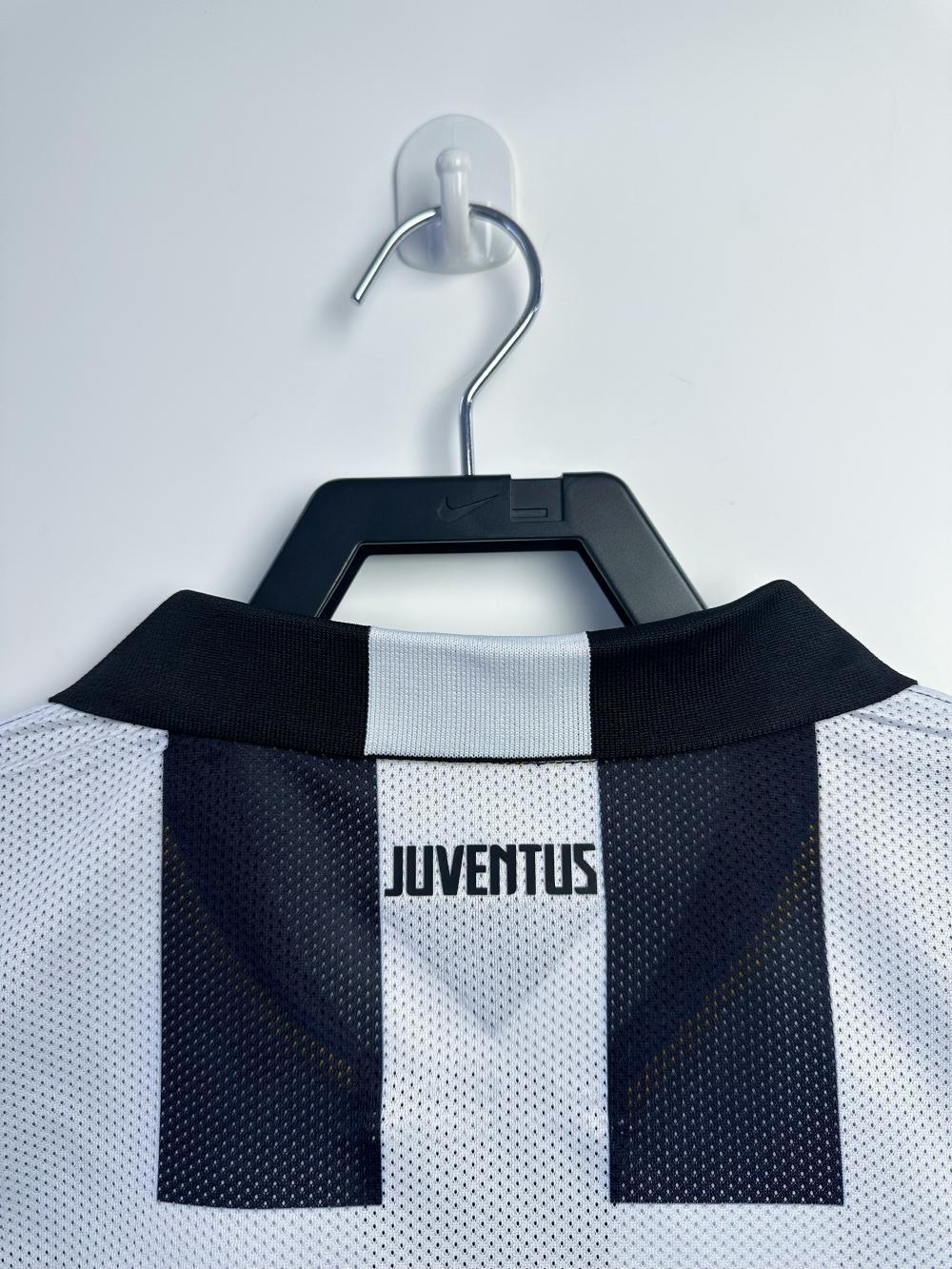 Man's Retro Jersey Juventus Team Home - 2014/15