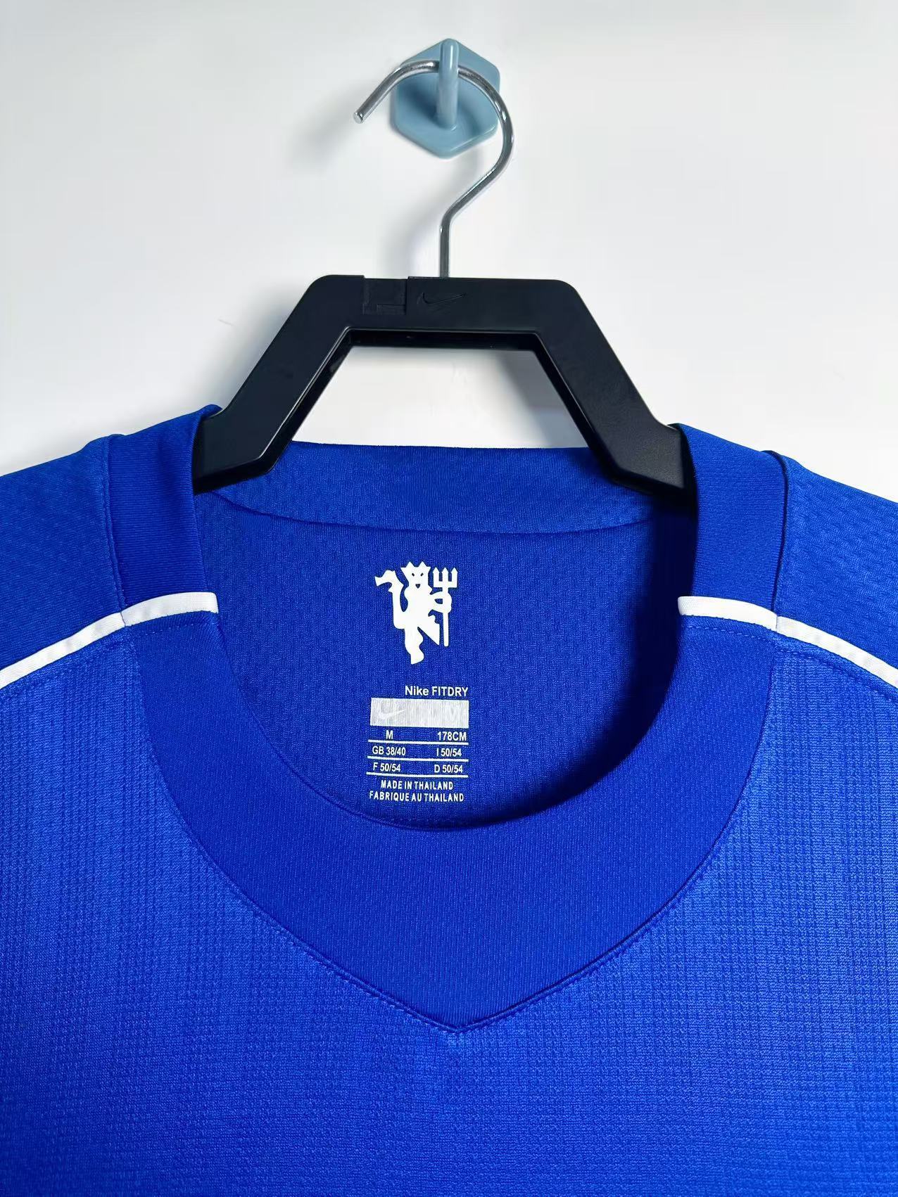 Man's Retro Long Sleeve Manchester United Team Blue GK - 2007/08