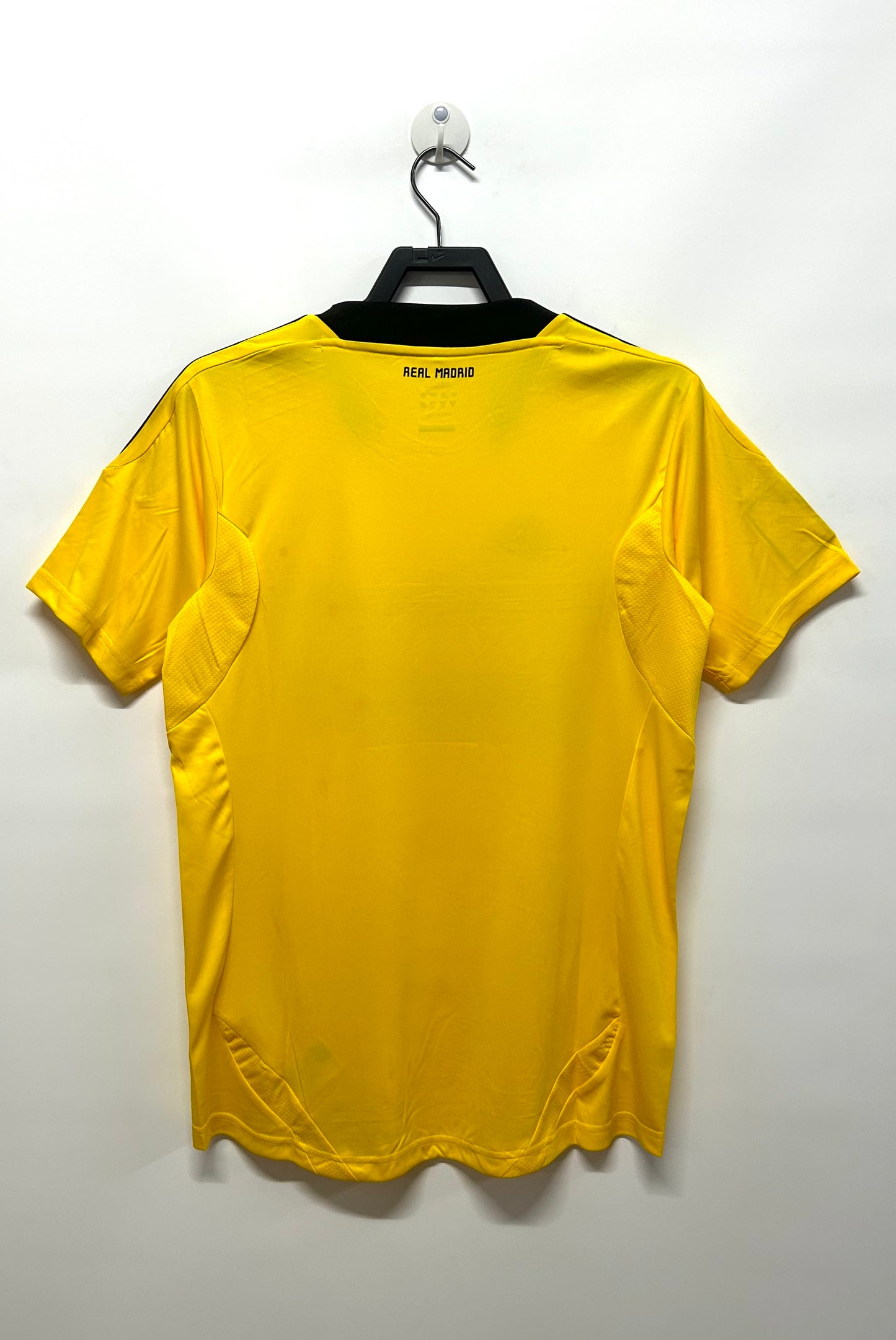 Man's Retro Jersey Real Madrid Team yellow GK - 2011/2012