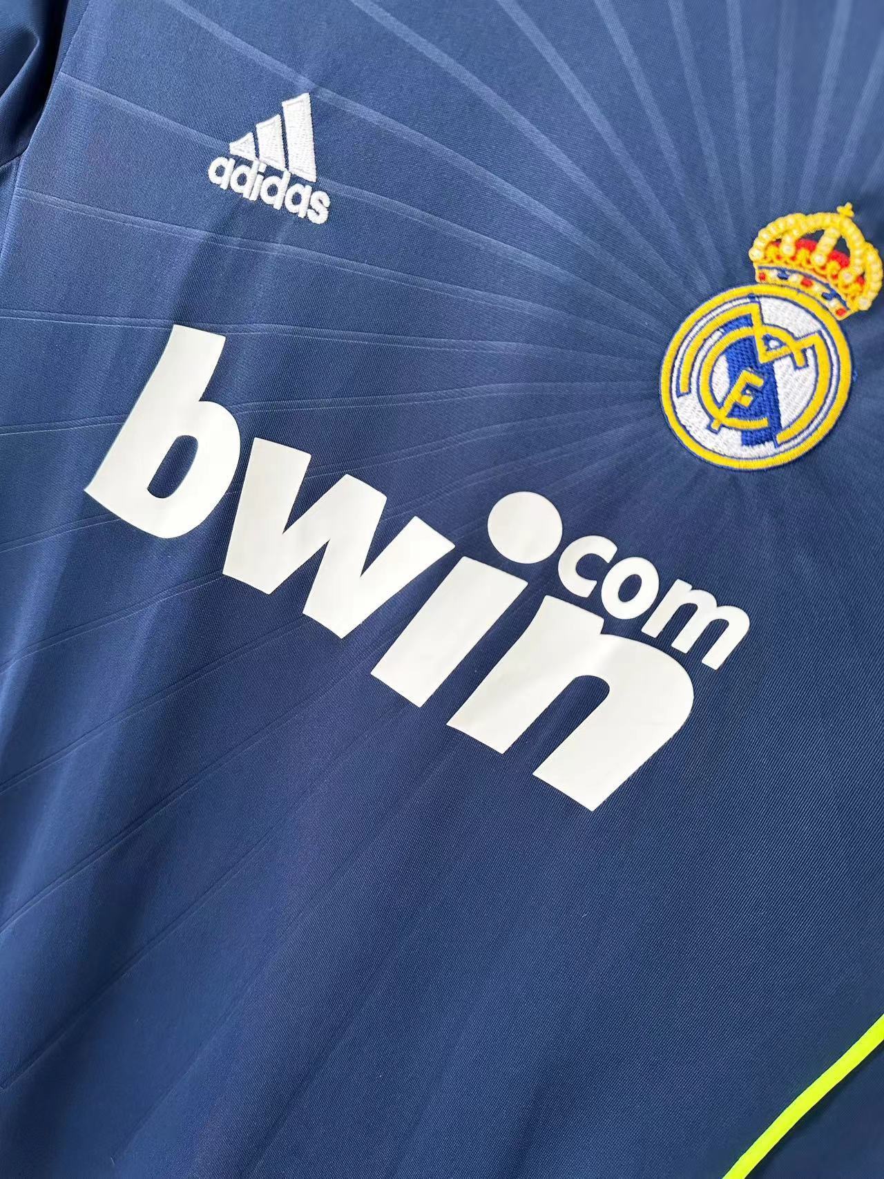 Man's Retro Jersey Real Madrid Team - 2010/11
