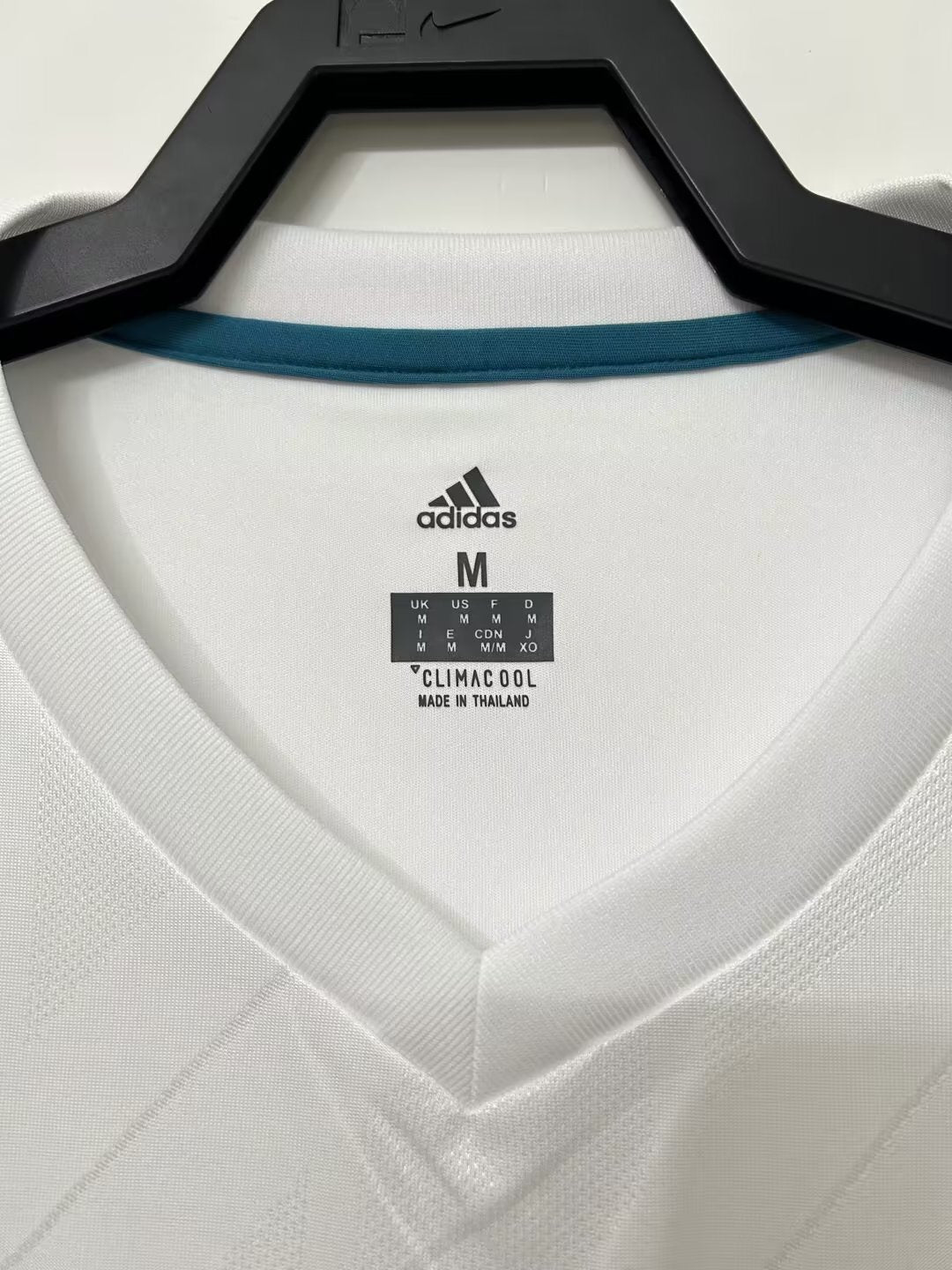 Man's Retro Jersey Real Madrid Team - 2017/18