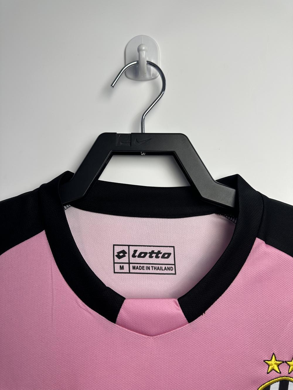 Man's Retro Jersey Juventus Team Pink - 2002/03