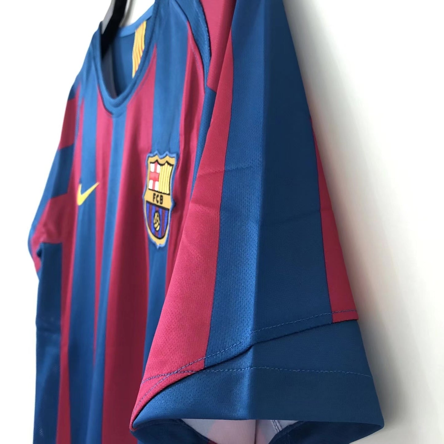 Man's Retro Jersey Barcelona Team - 2005/06