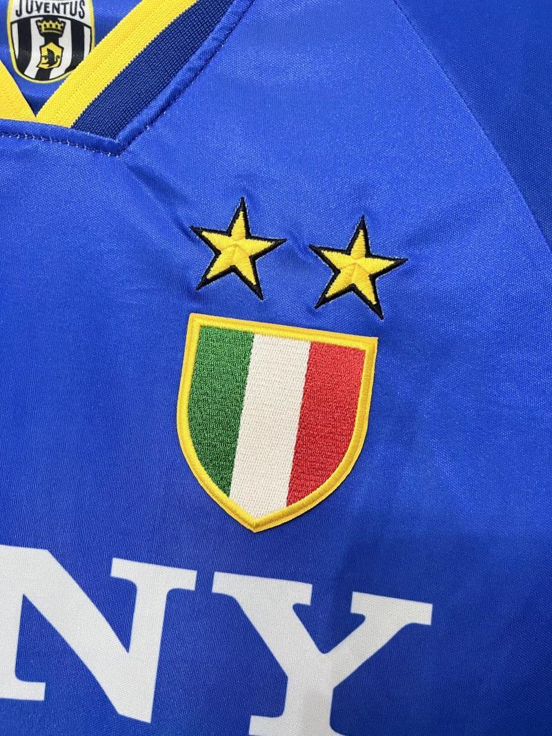 Man's Retro Jersey Juventus Team - 1995/96