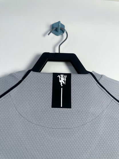 Man's Retro Long Sleeve Manchester United Team Grey GK - 2007/08