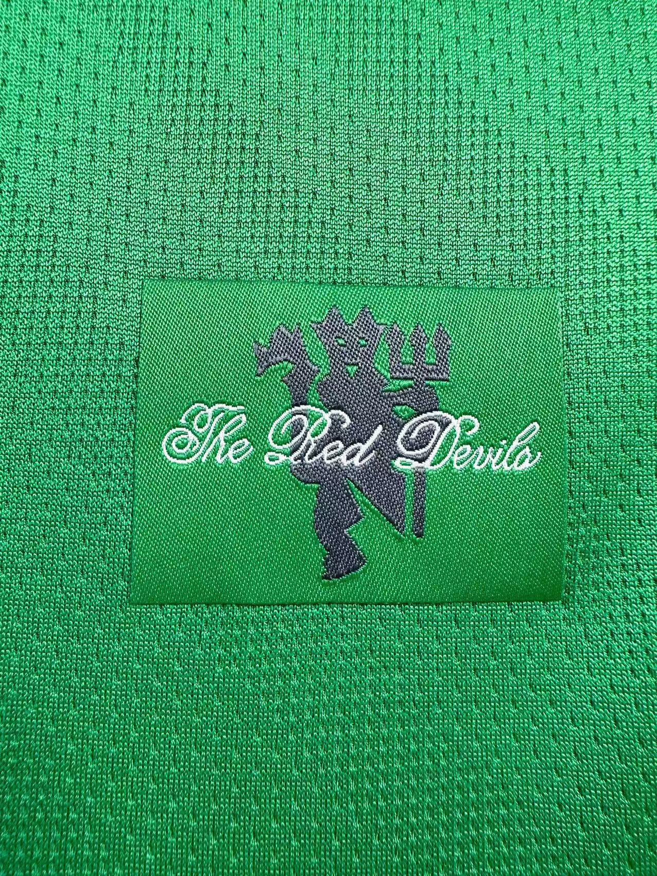 Man's Retro Long Sleeve Manchester United Team Green GK - 2007/08
