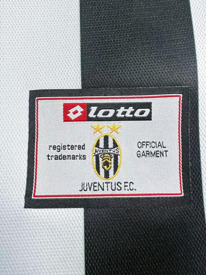 Man's Retro Jersey Juventus Team Home - 2001/02