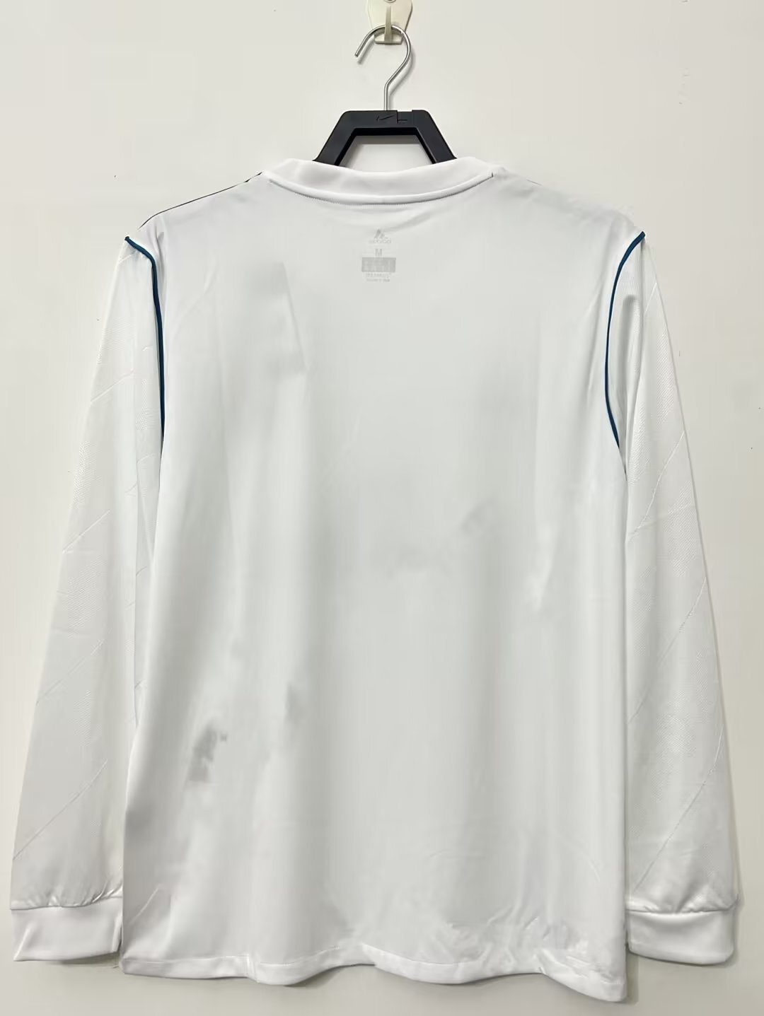 Man's Retro Long Sleeve Real Madrid Team - 2017/18