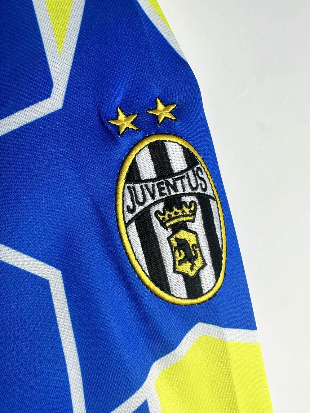 Man's Retro Jersey Juventus Team Away Blue - 1997/99