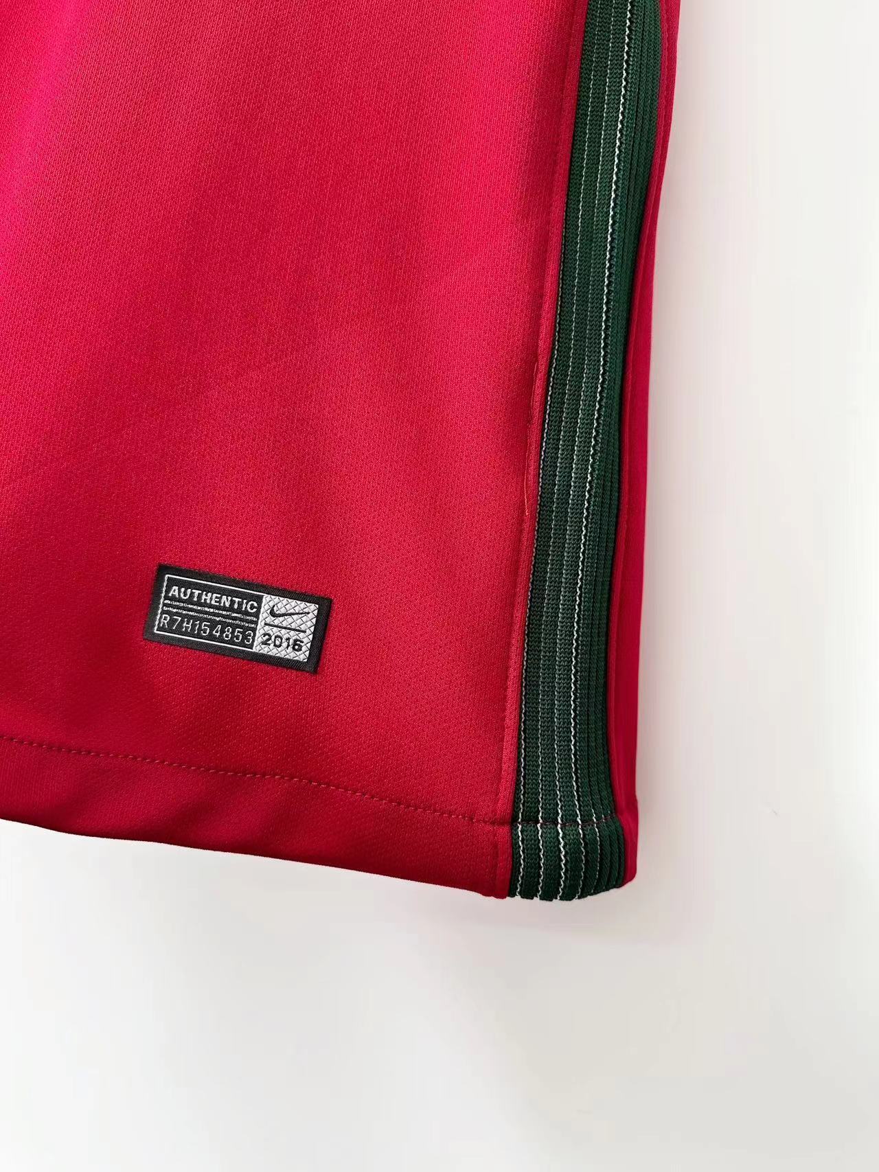 Man's Retro Jersey Portugal National Team - 2016