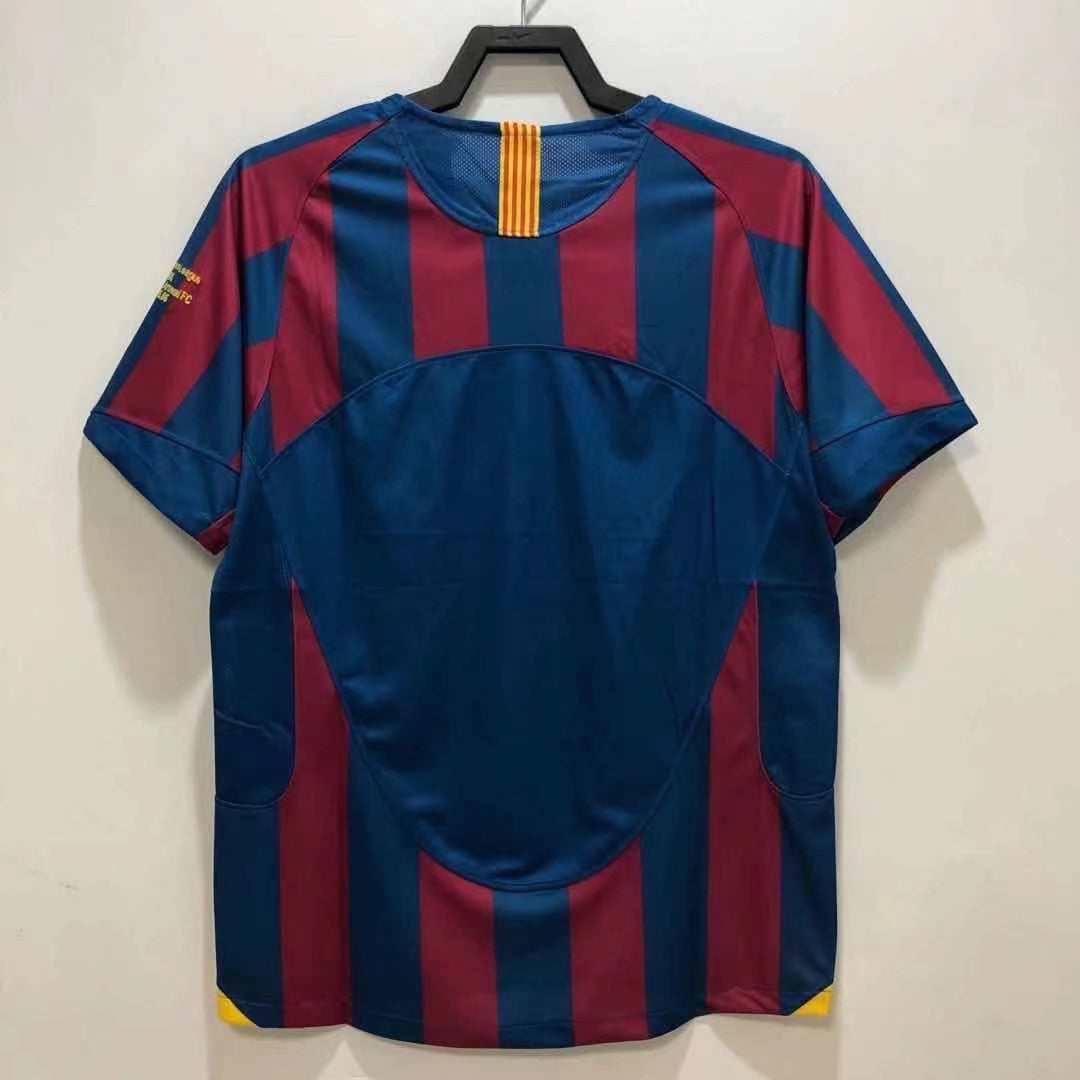Man's Retro Jersey Barcelona Team Champions League Home - 2005/06