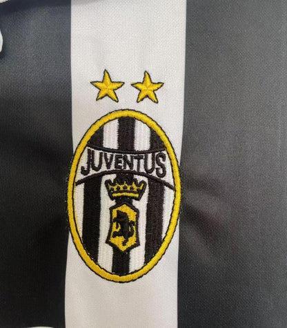 Man's Retro Long Sleeve Juventus Team Home - 1999/00