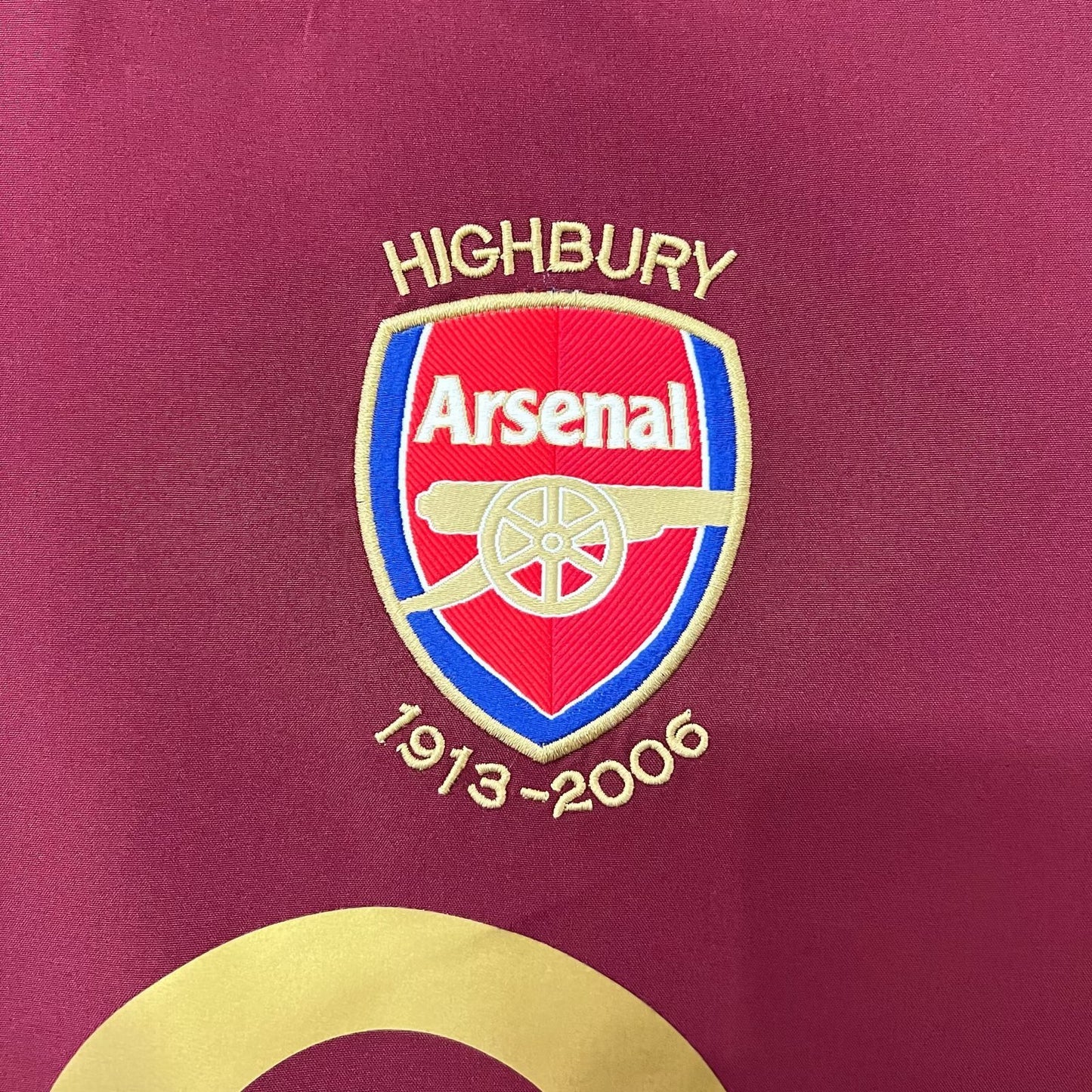 Man's Retro Jersey Arsenal Team - 2005/06