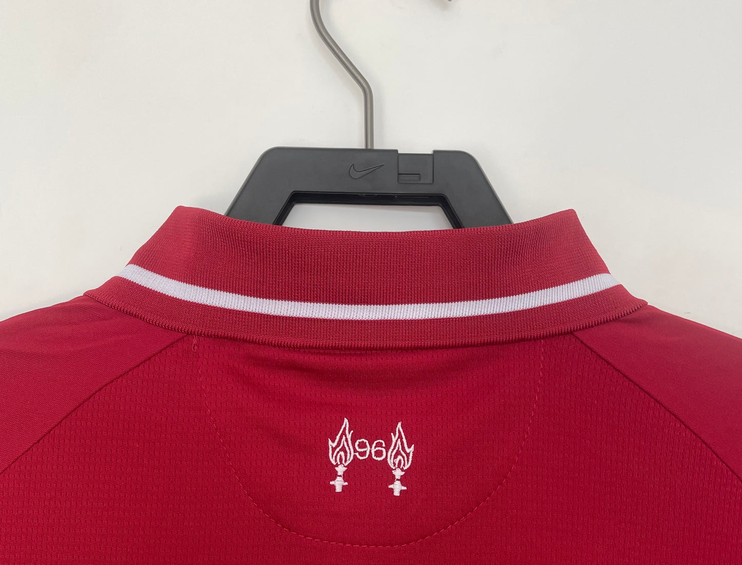 Man's Retro Jersey Liverpool Team Home - 2018/2019