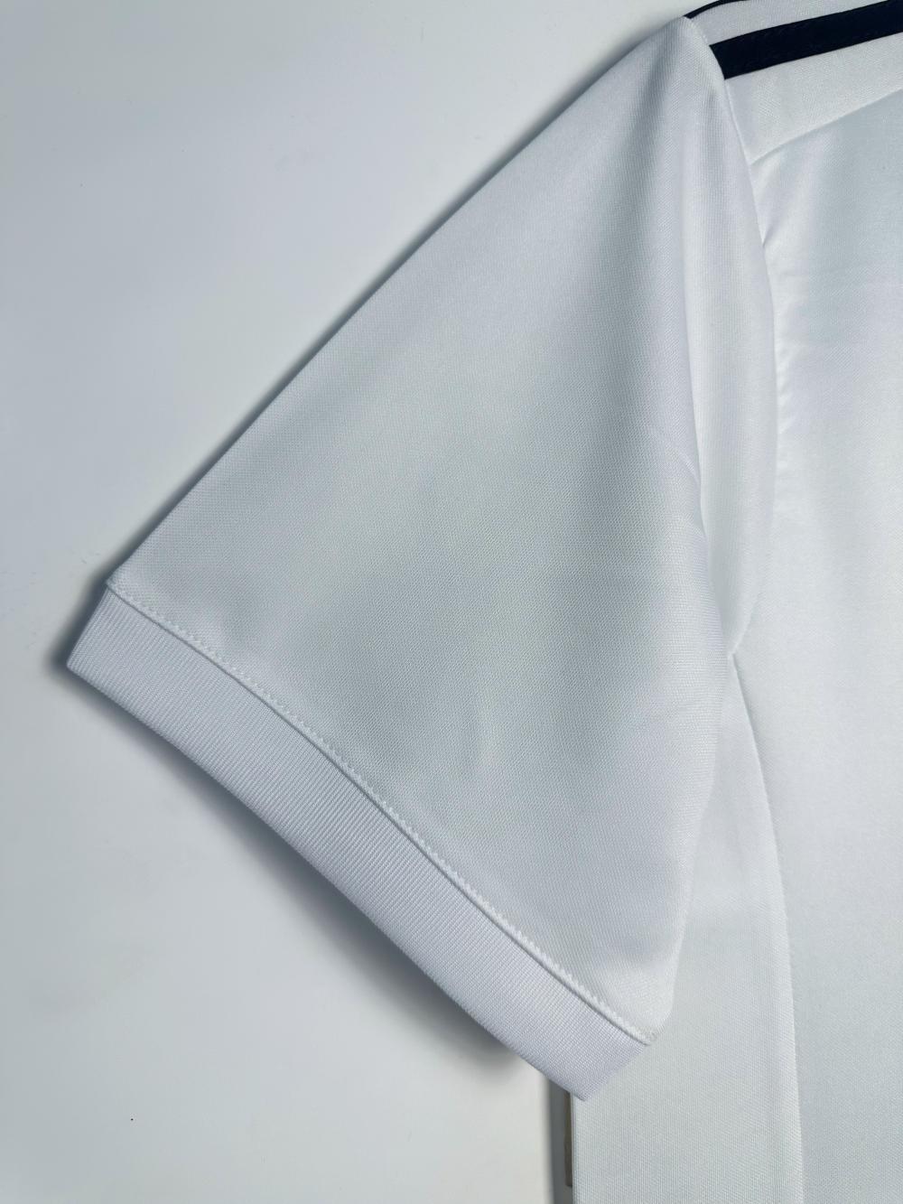Man's Retro Jersey Juventus Team Home - 2018/19