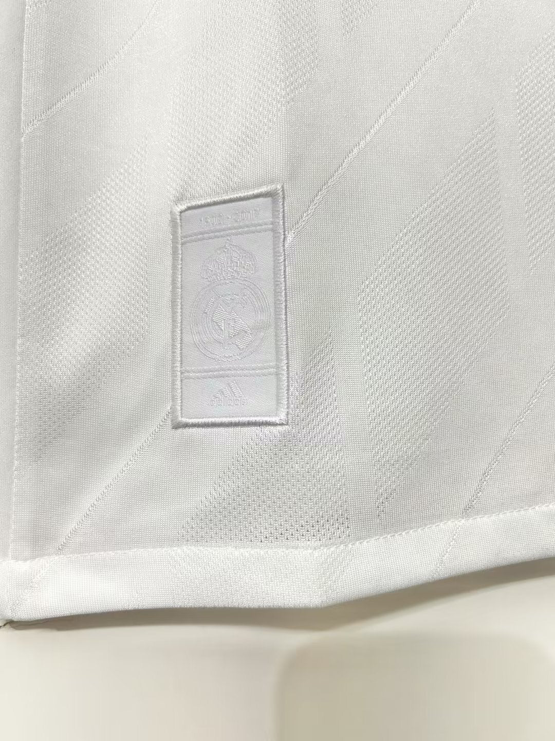 Man's Retro Jersey Real Madrid Team - 2017/18
